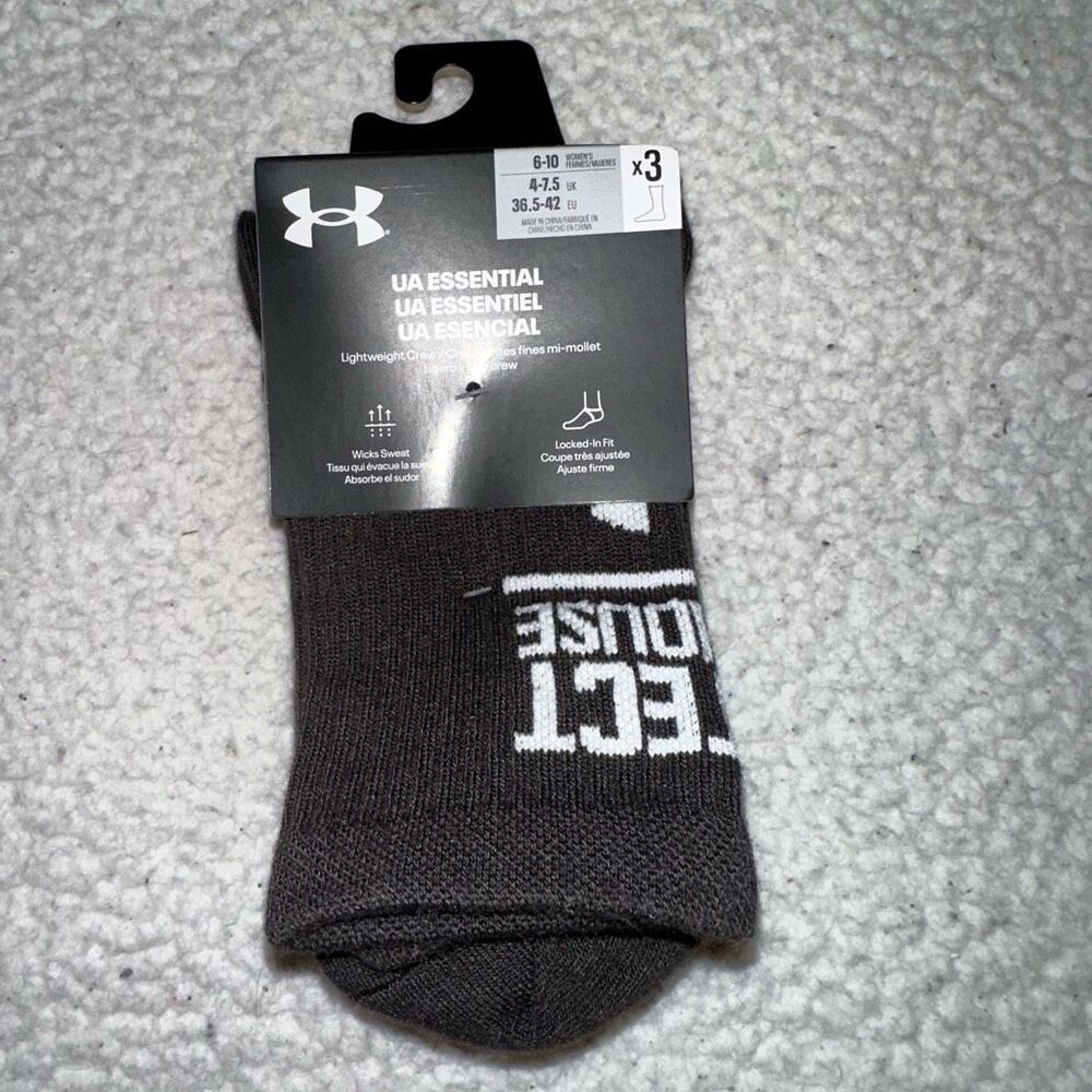 Under Armour UA Essentials Women’s Crew Socks Pack of 3 Pairs Black NWT
